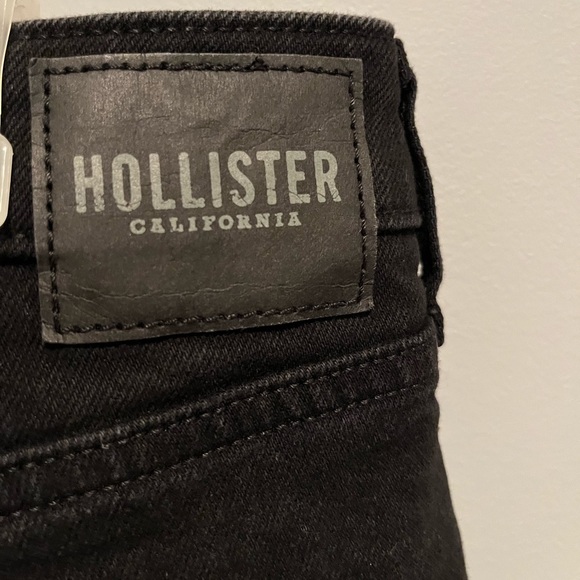 Hollister Black Jean Shorts - Picture 3 of 4